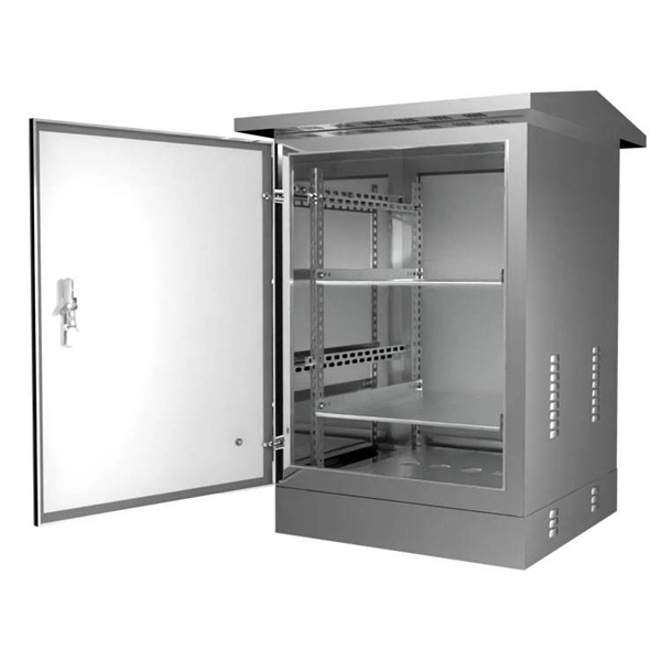 Automatic switching between dual power distribution boxes